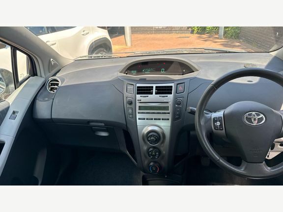 Toyota Yaris Tr 1.33M Silver #6