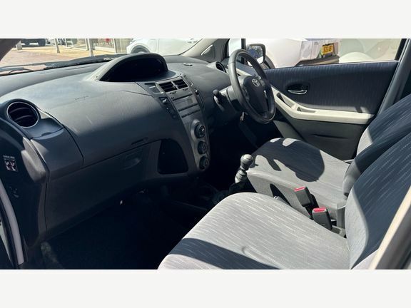 Toyota Yaris Tr 1.33M Silver #5