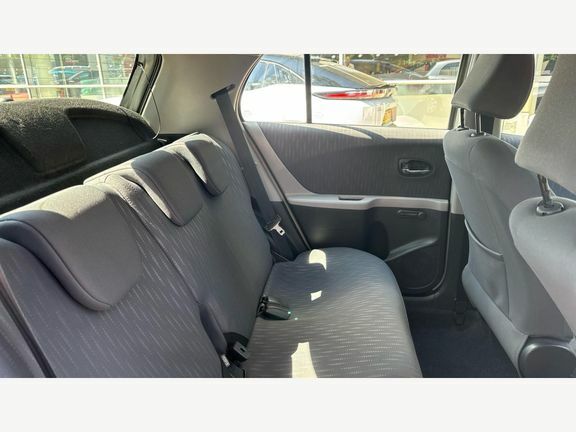 Toyota Yaris Hatchback Red #8