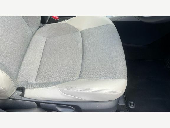 Toyota Yaris Dynamic Blue #16