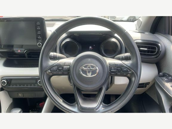 Toyota Yaris Dynamic Blue #9