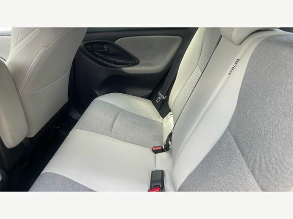 Toyota Yaris Dynamic Blue #14