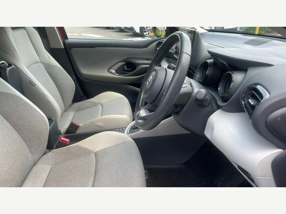Toyota Yaris Dynamic Blue #11
