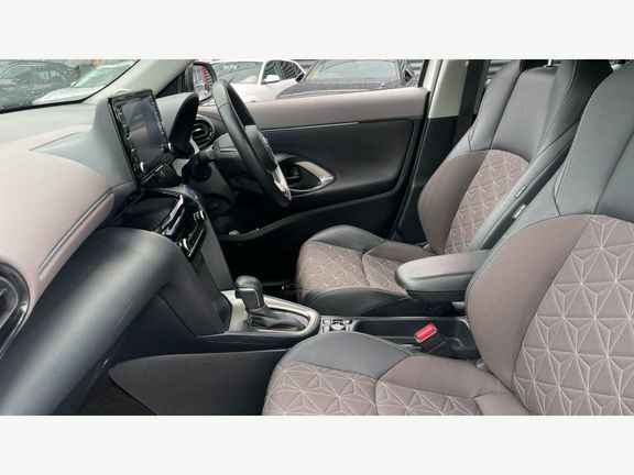 Toyota Yaris Cross Excel Awd City Pack SP23XBE White #5