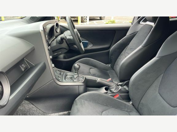 Toyota Yaris 1.6 Turbo Circuit Silver #5