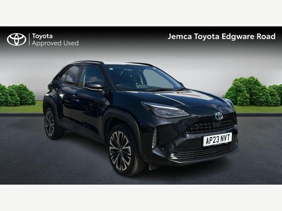Toyota Yaris Cross Excel Fwd Pan Roof Black