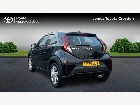 Toyota Aygo X Pure Automatic Black #4