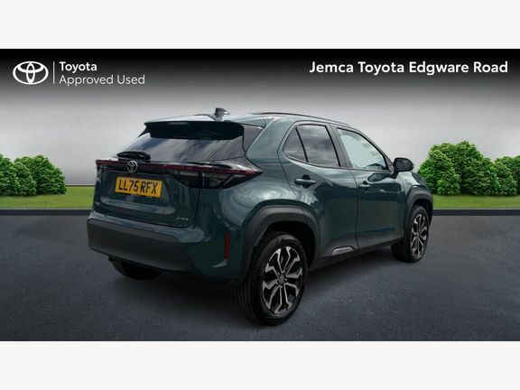Toyota Yaris Cross Design Fwd 130Hp Safety Pack LL75RFX Green #2
