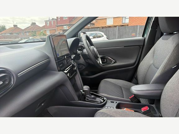 Toyota Yaris Cross Design Fwd 130Hp Safety Pack LL75RFX Green #5