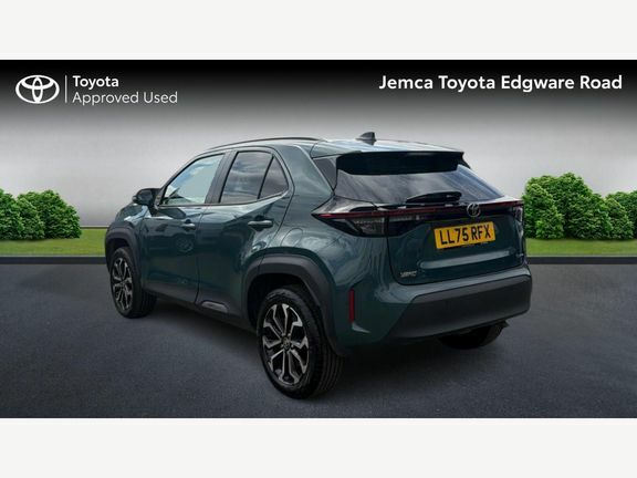 Toyota Yaris Cross Design Fwd 130Hp Safety Pack LL75RFX Green #4