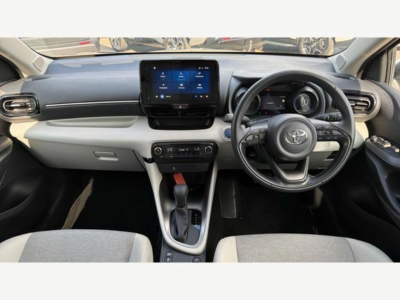 Toyota Yaris Excel White #6