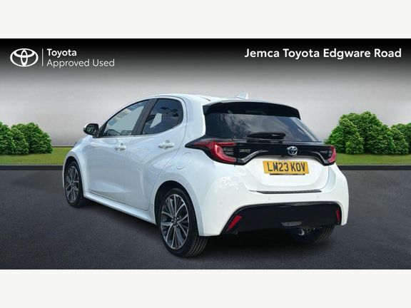 Toyota Yaris Excel White #4