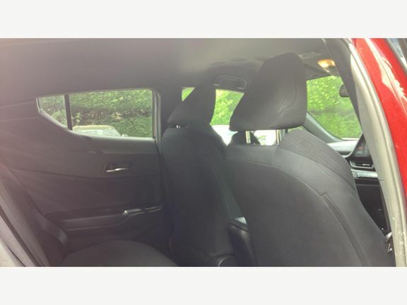 Toyota C-Hr 1.8 Dynamic 122 Bhp White #18
