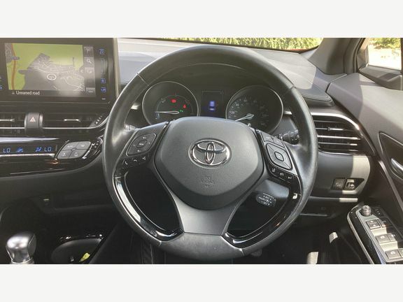 Toyota C-Hr 1.8 Dynamic 122 Bhp White #10