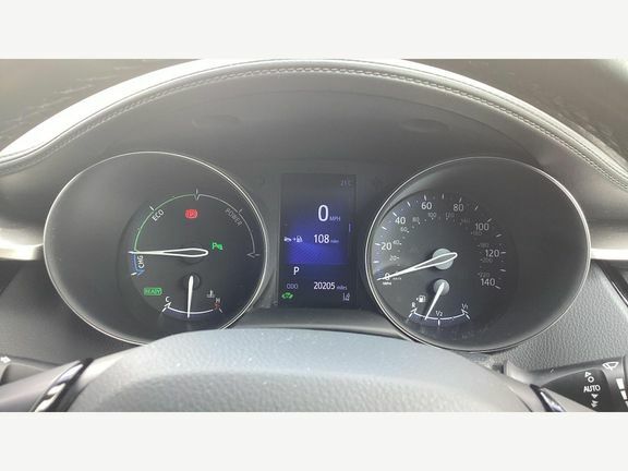 Toyota C-Hr 1.8 Dynamic 122 Bhp White #11