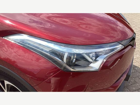 Toyota C-Hr 1.8 Dynamic 122 Bhp White #19