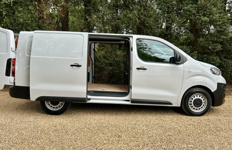 Peugeot Expert Professional Premium 1000 MW72HKY White #4