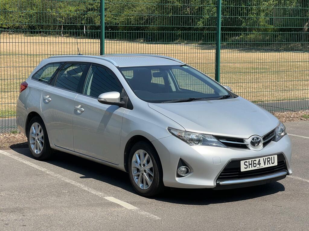 Toyota Auris Petrol Silver