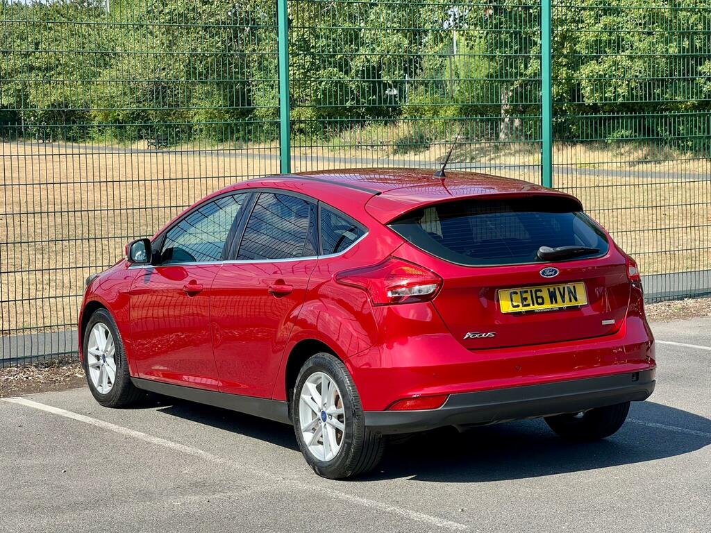 Ford Focus Petrol CE16WVN Red #4