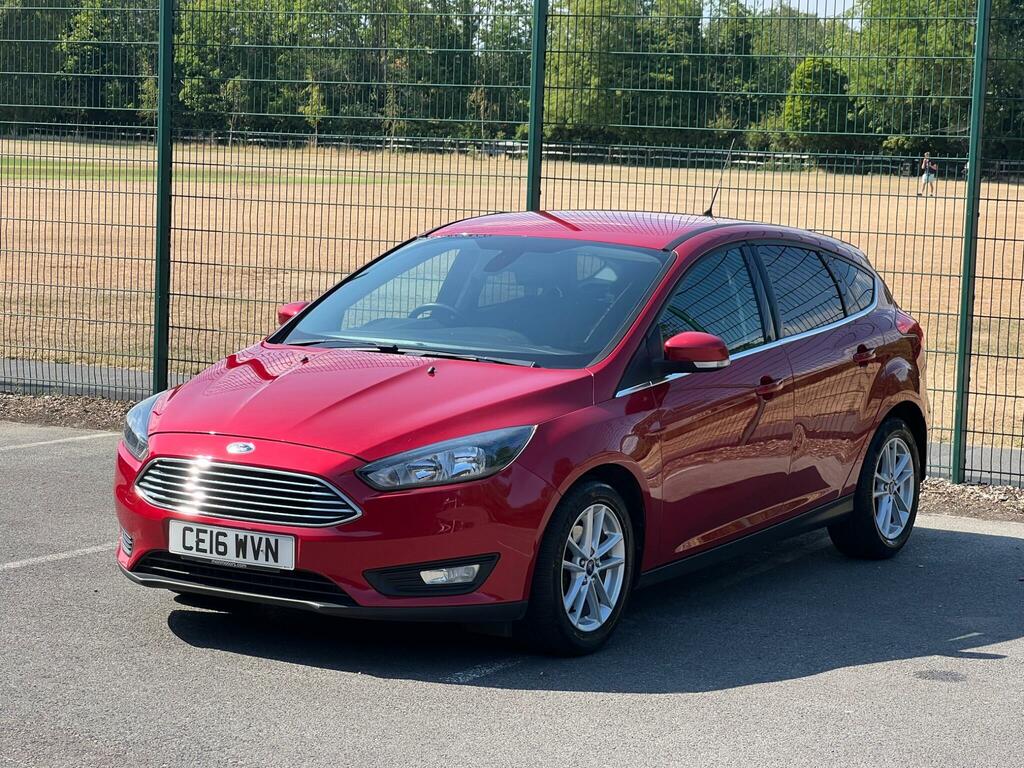 Ford Focus Petrol CE16WVN Red #3
