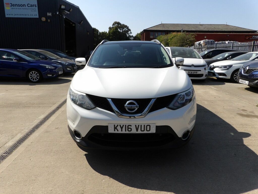 Nissan Qashqai 1.5 Dci N-connecta Suv 2Wd Euro White #2