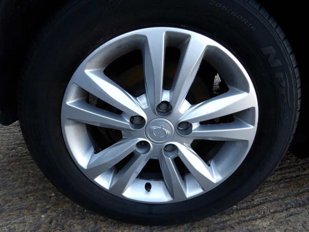 SsangYong Tivoli Suv White #19