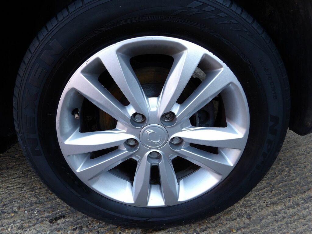 SsangYong Tivoli Suv White #24