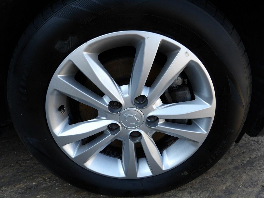 SsangYong Tivoli Suv White #18