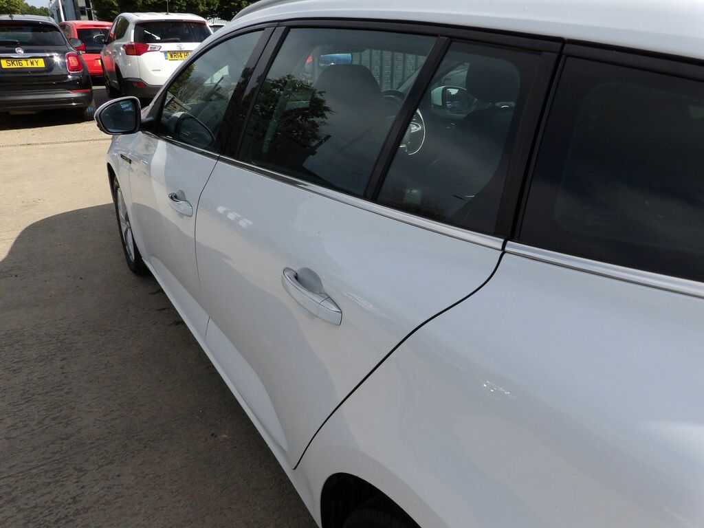 Renault Megane Megane Iconic Tce Silver #16