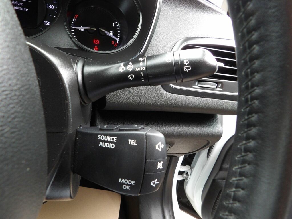 Renault Megane Megane Iconic Tce Silver #26