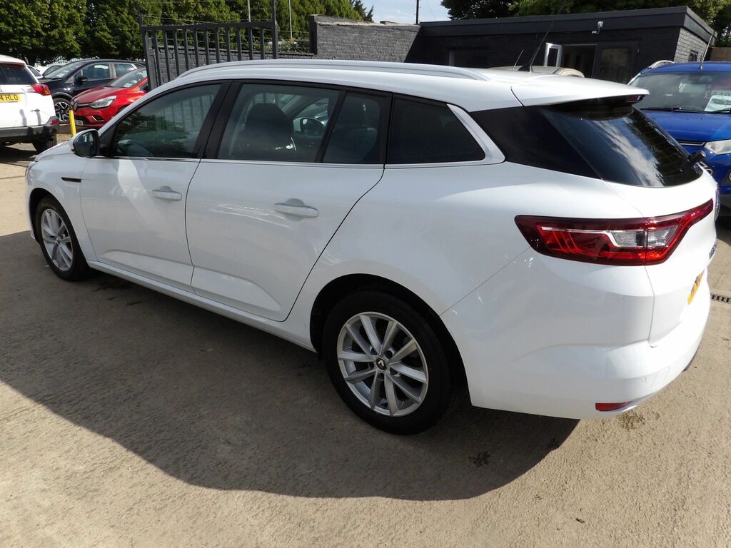 Renault Megane 1.5 Blue Dci Play Sport Tourer E White #4