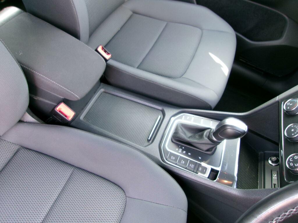 Volkswagen Golf SV Se Nav Red #10
