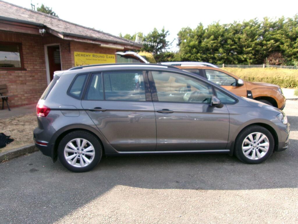 Volkswagen Golf SV Se Nav Red #8