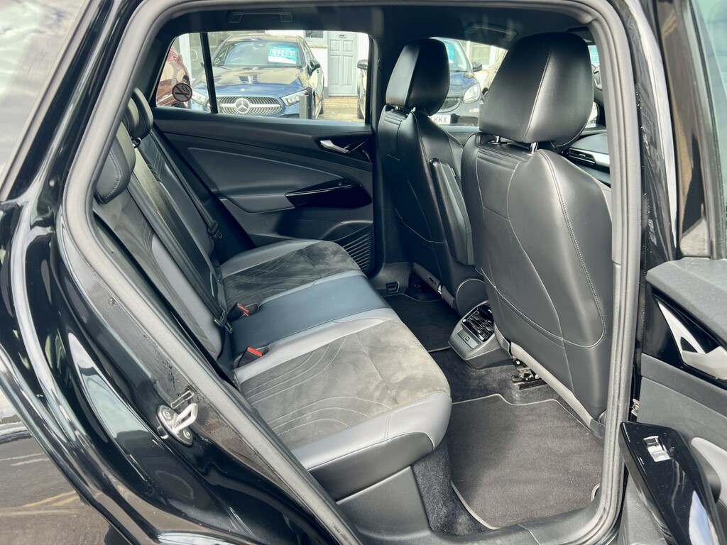 Volkswagen ID.4 Suv Pro 77Kwh Life 202272 Black #4
