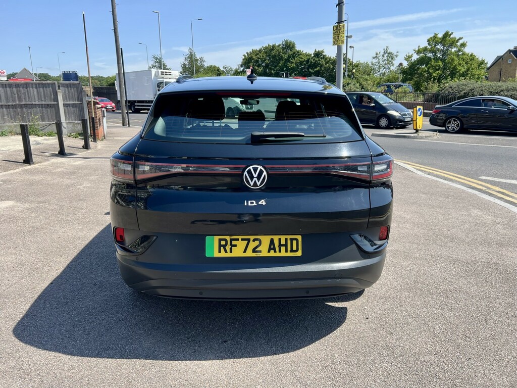 Volkswagen ID.4 Suv White #14