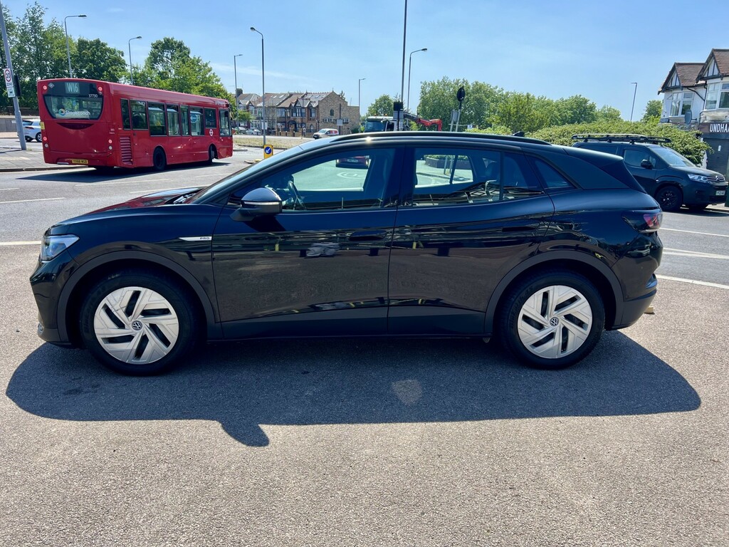 Volkswagen ID.4 Suv White #11