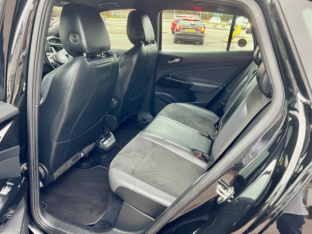 Volkswagen ID.4 Electric  #37