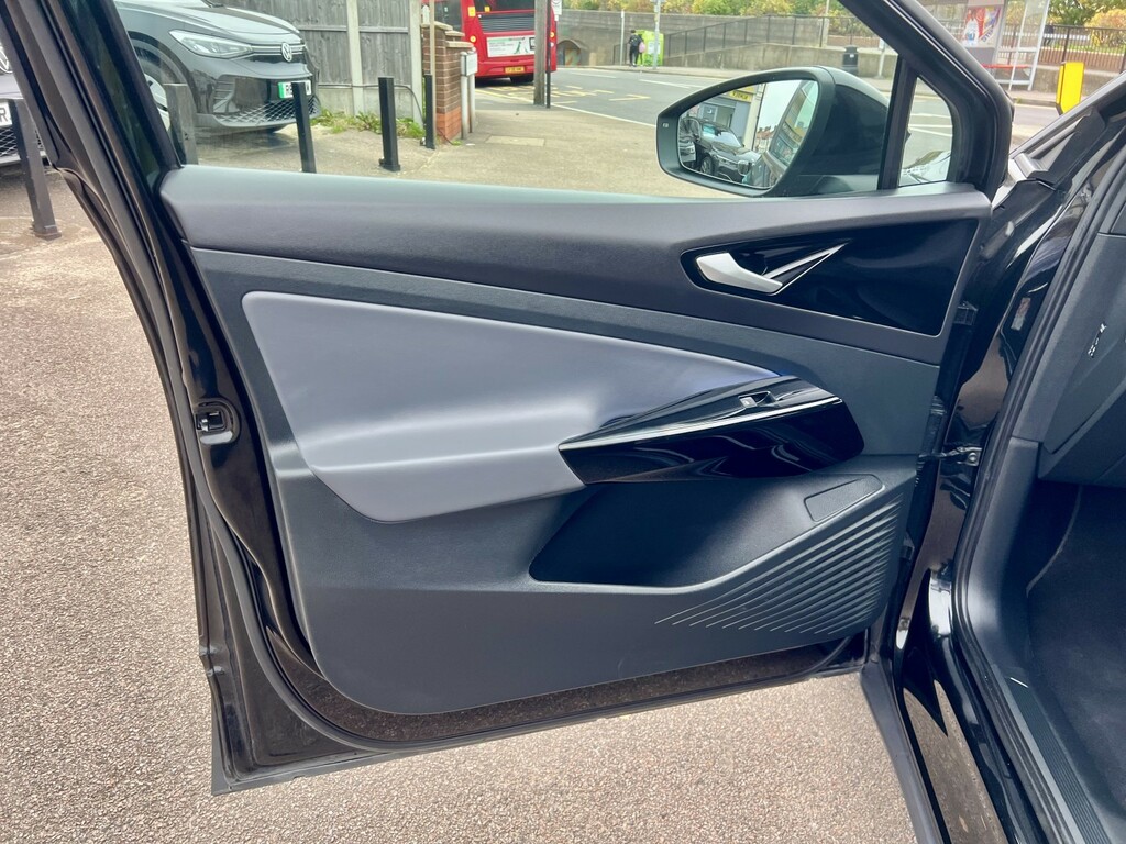 Volkswagen ID.4 Electric  #36