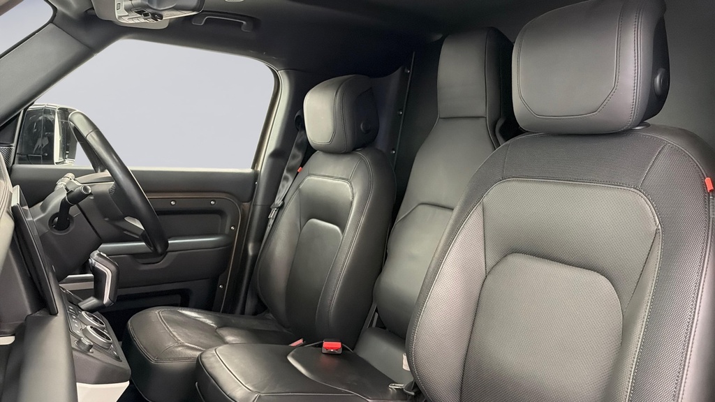 Land Rover Defender D300 Hard Top X-dynamic Hse  #4