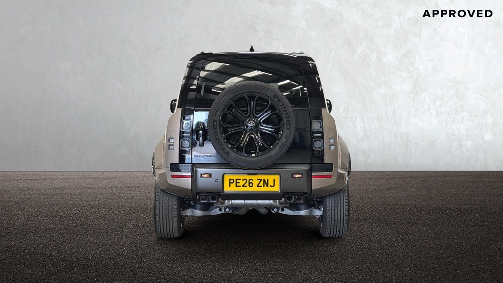 Land Rover Defender P635 Octa  #6