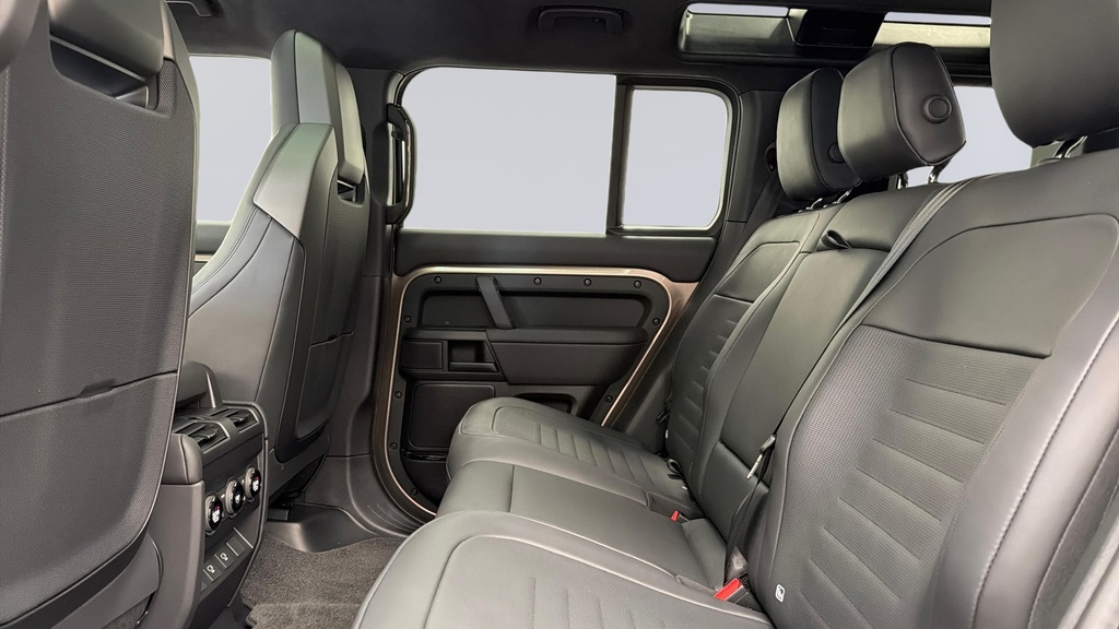 Land Rover Defender P635 Octa  #4