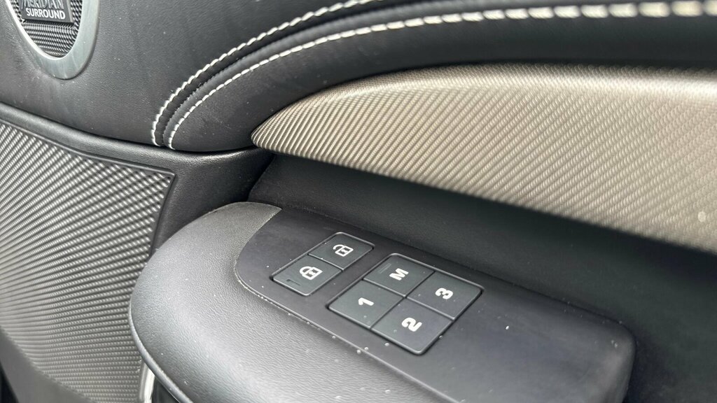 Land Rover Discovery 3.0 D300 R-dynamic Hse Black #31