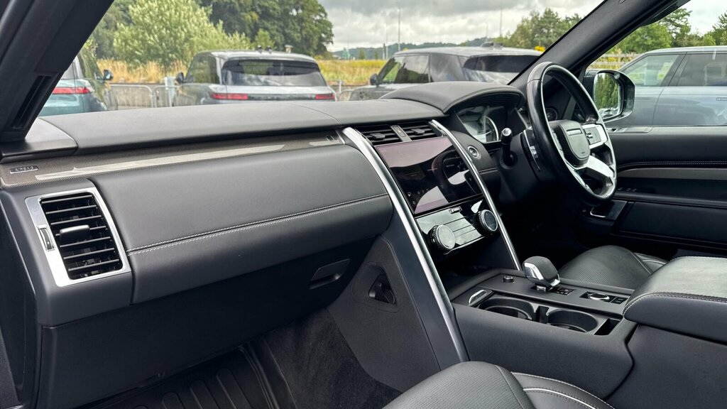 Land Rover Discovery 3.0 D300 R-dynamic Hse Black #15