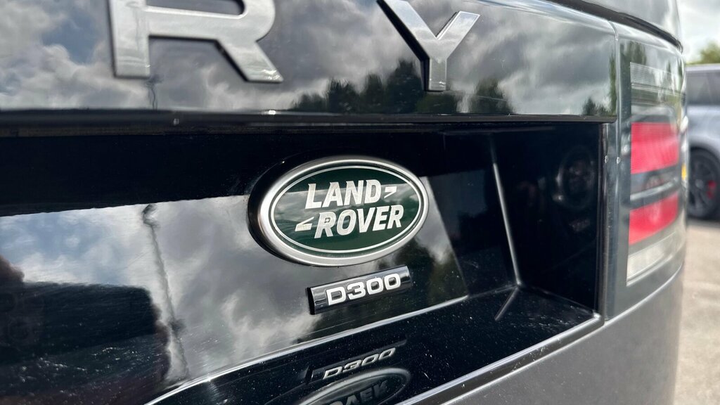 Land Rover Discovery 3.0 D300 R-dynamic Hse Black #25
