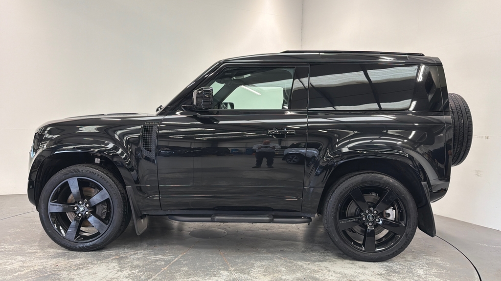 Land Rover Defender 3.0 D300 X-dynamic S 7-Seat Black #38
