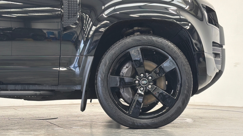 Land Rover Defender 3.0 D300 X-dynamic S 7-Seat Black #45