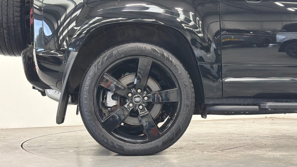 Land Rover Defender 3.0 D300 X-dynamic S 7-Seat Black #44