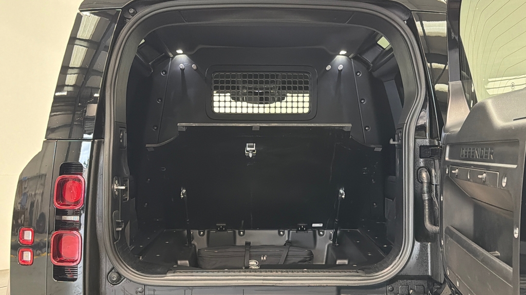 Land Rover Defender 3.0 D300 X-dynamic S 7-Seat Black #18