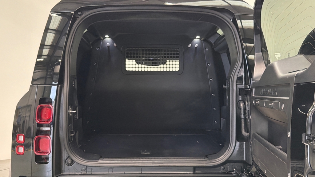 Land Rover Defender 3.0 D300 X-dynamic S 7-Seat Black #10