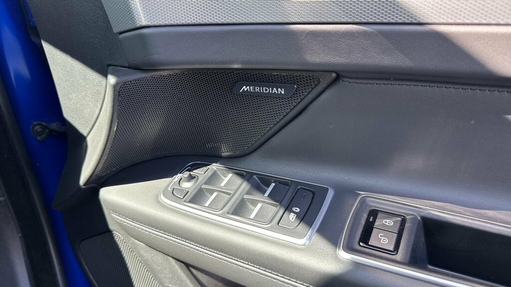 Jaguar XF Sport Black #32